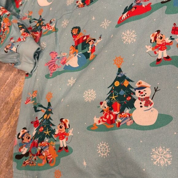 Disney Cruise Line Spirit Jersey  Limited Edition Christmas Exclusive size L - Picture 5 of 10